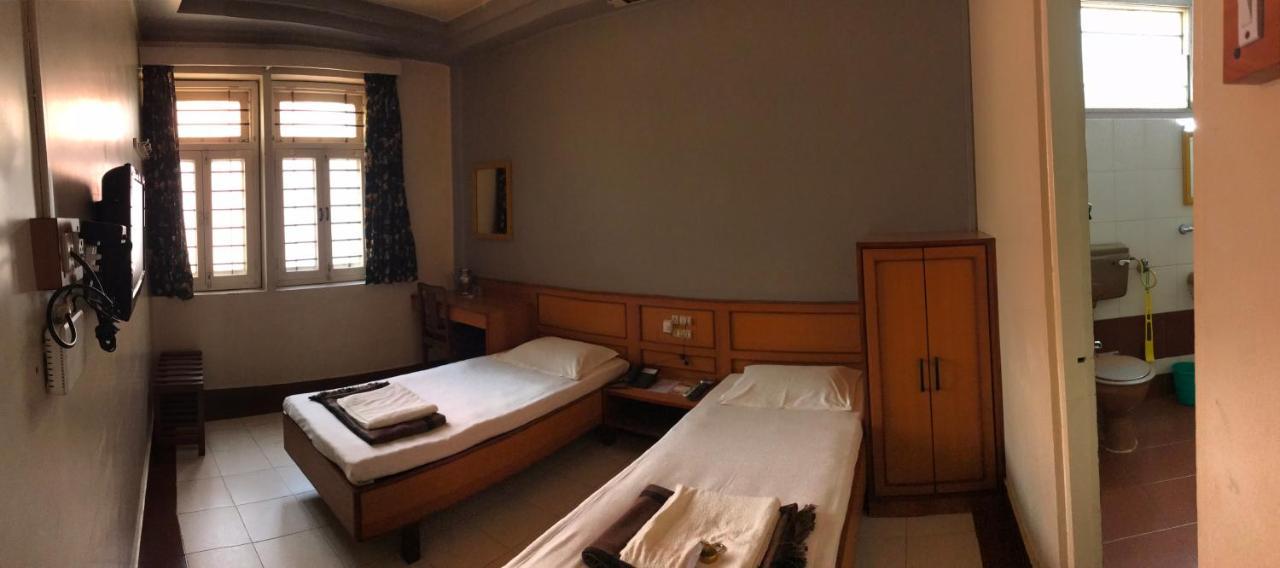 Hotel Satkar Cafeteria Belgaum Eksteriør bilde
