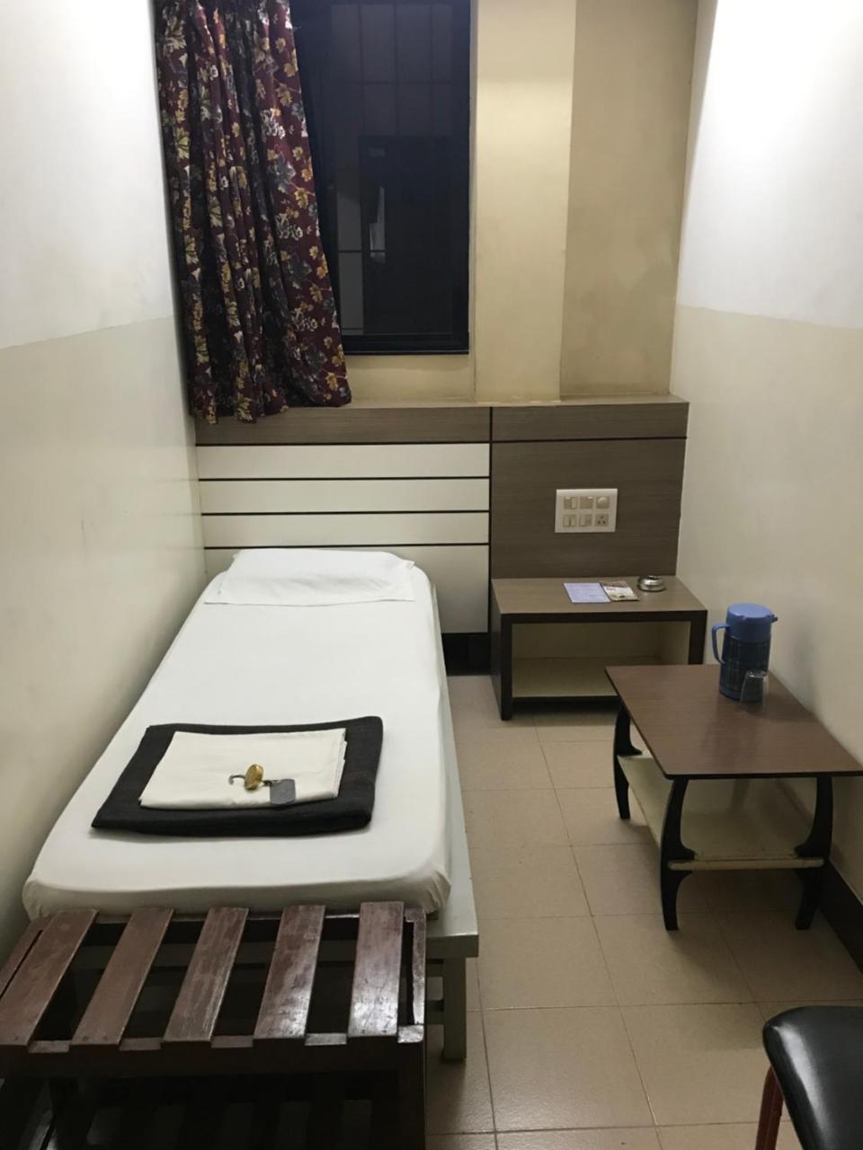 Hotel Satkar Cafeteria Belgaum Eksteriør bilde