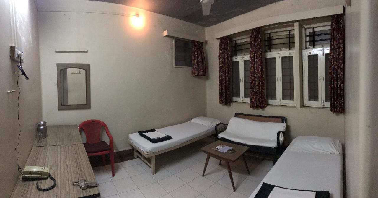 Hotel Satkar Cafeteria Belgaum Eksteriør bilde