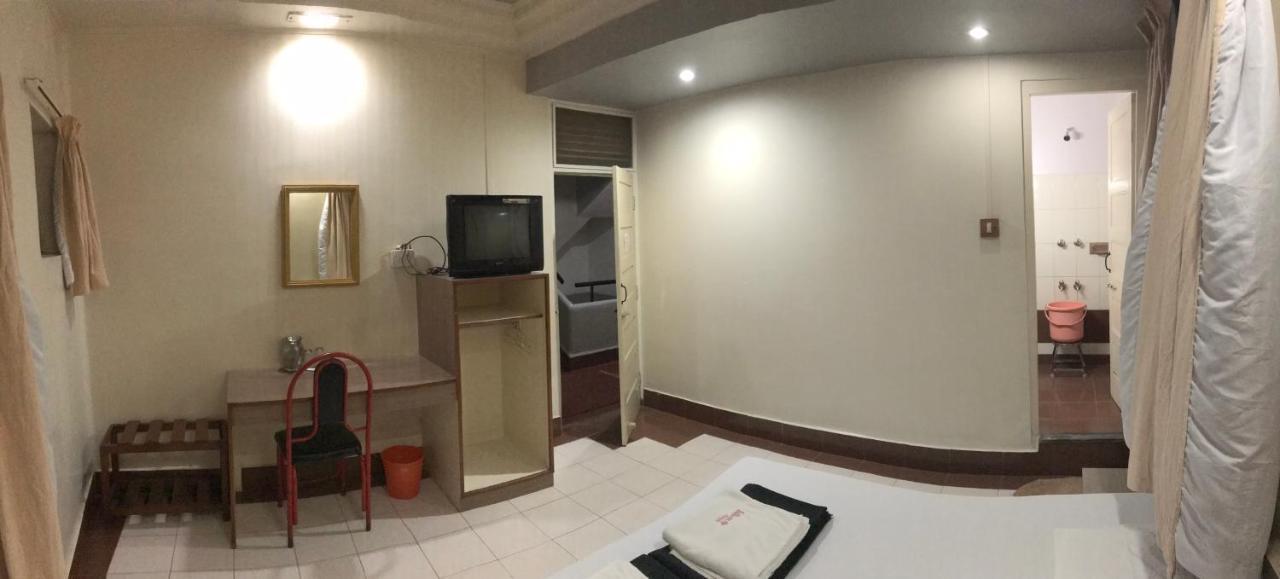 Hotel Satkar Cafeteria Belgaum Eksteriør bilde