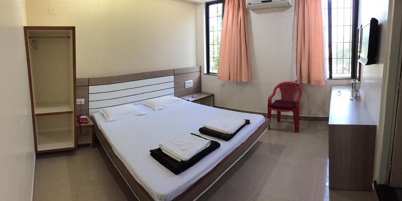 Hotel Satkar Cafeteria Belgaum Eksteriør bilde