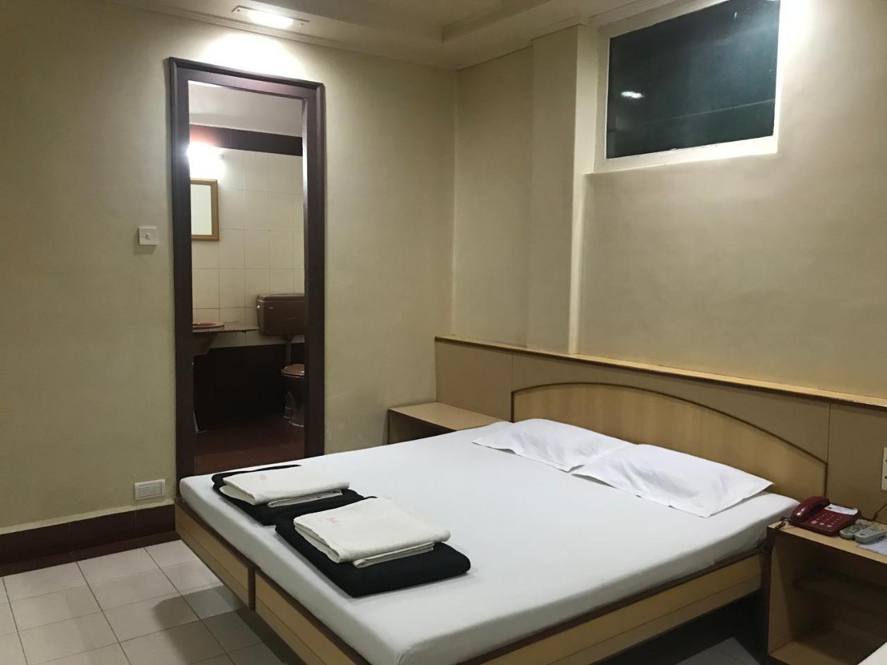 Hotel Satkar Cafeteria Belgaum Eksteriør bilde
